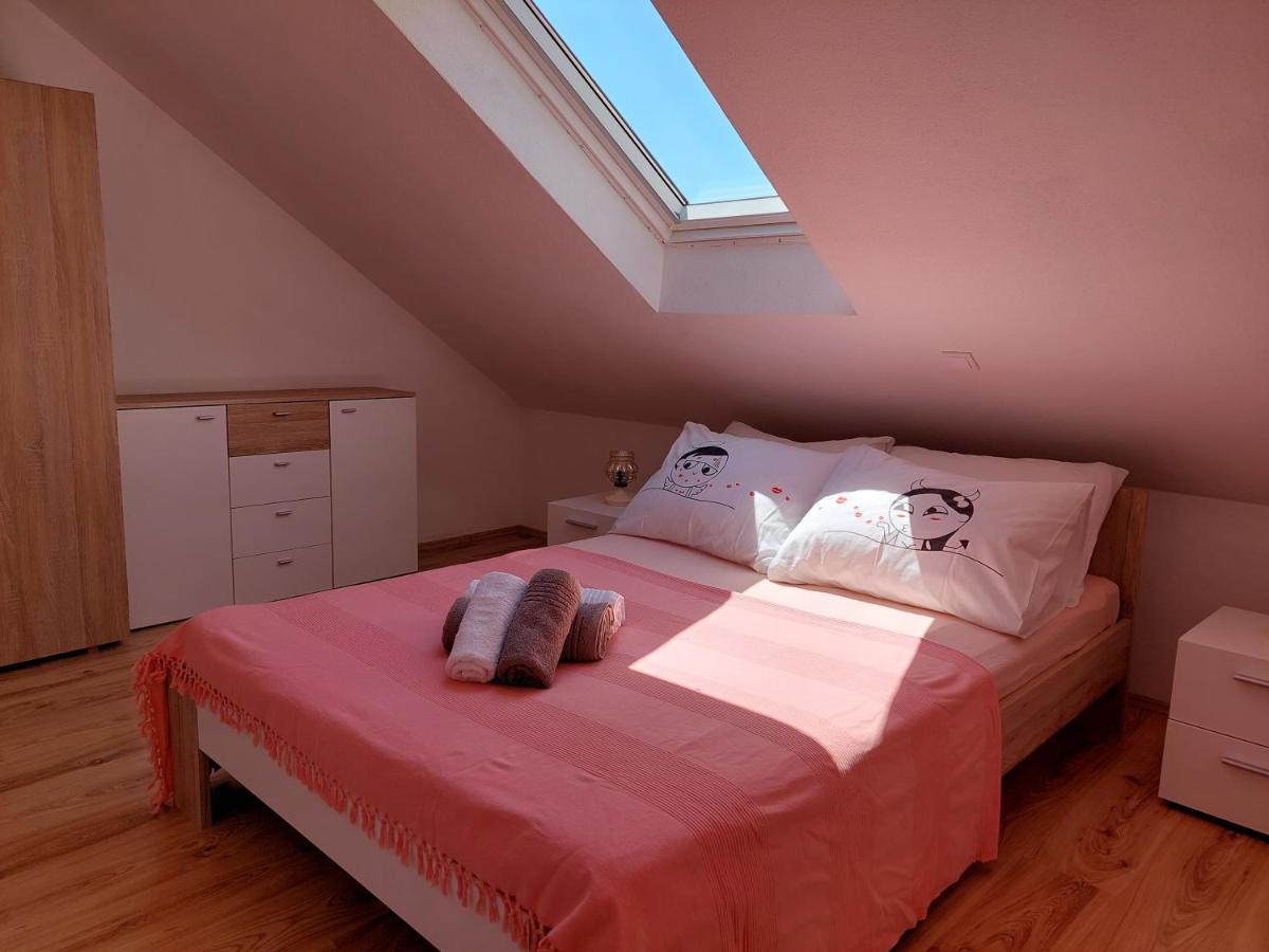 Apartmani Timon Bol Exterior foto