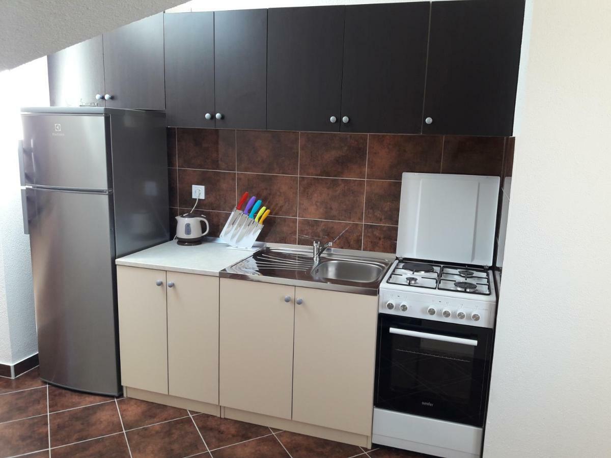 Apartmani Timon Bol Exterior foto